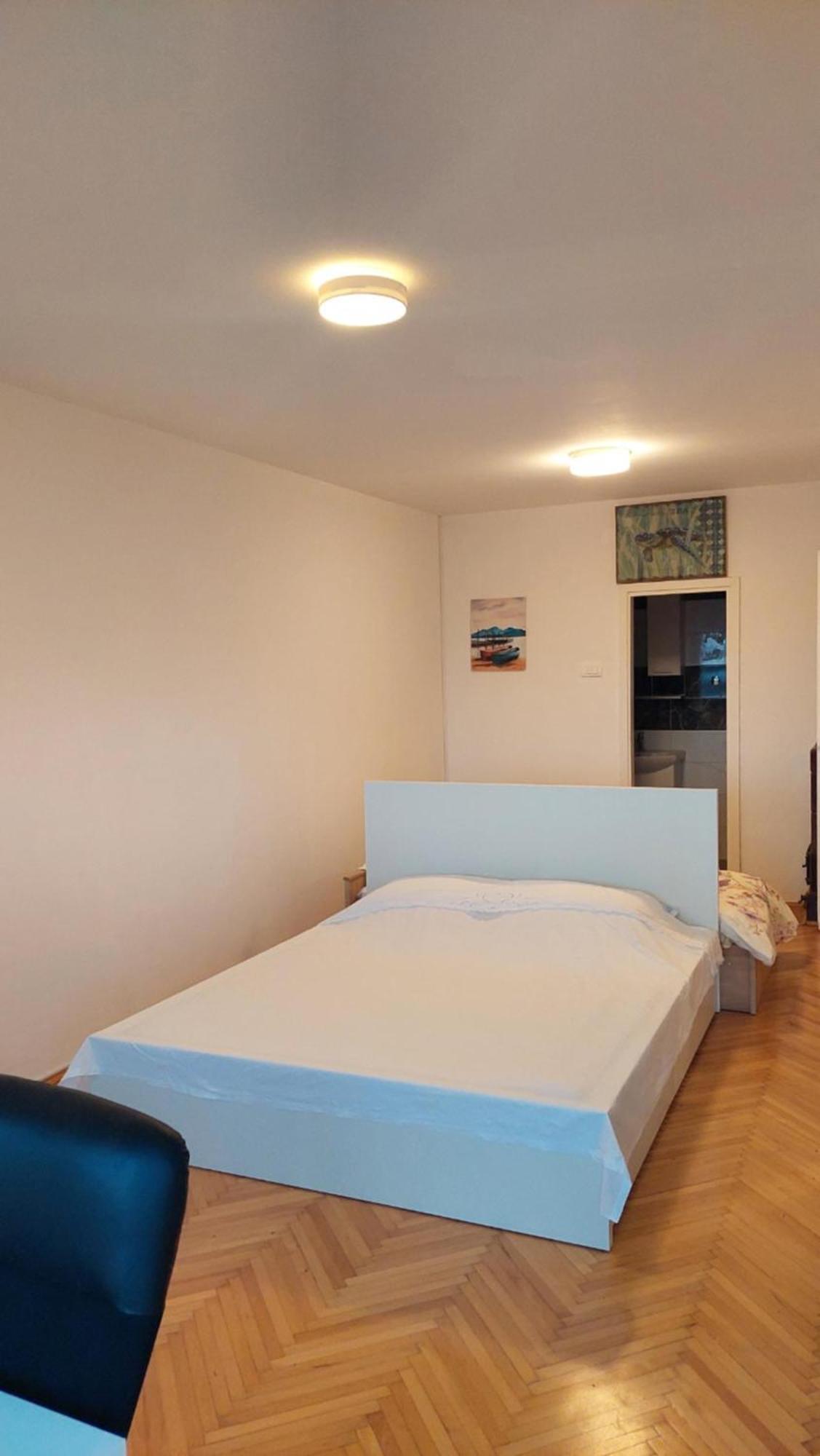 Room With Private Toilet And Balcony In City Center In Shared Apartment Спліт Екстер'єр фото