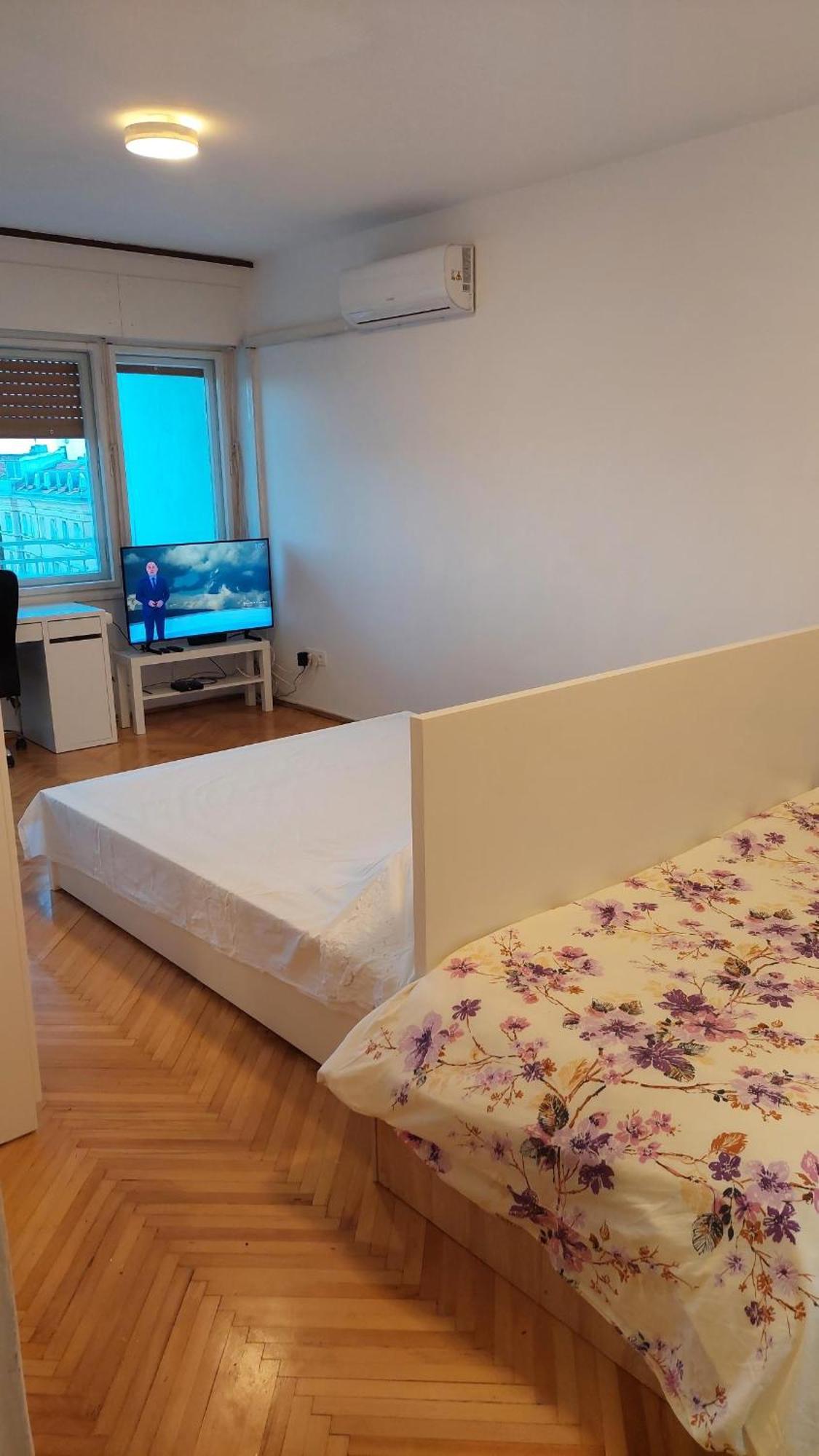 Room With Private Toilet And Balcony In City Center In Shared Apartment Спліт Екстер'єр фото